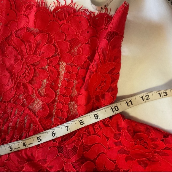 Lulus Red Lace Sheath Dress Short Sleeve Scalloped Hem Size M NWT - Picture 10 of 13